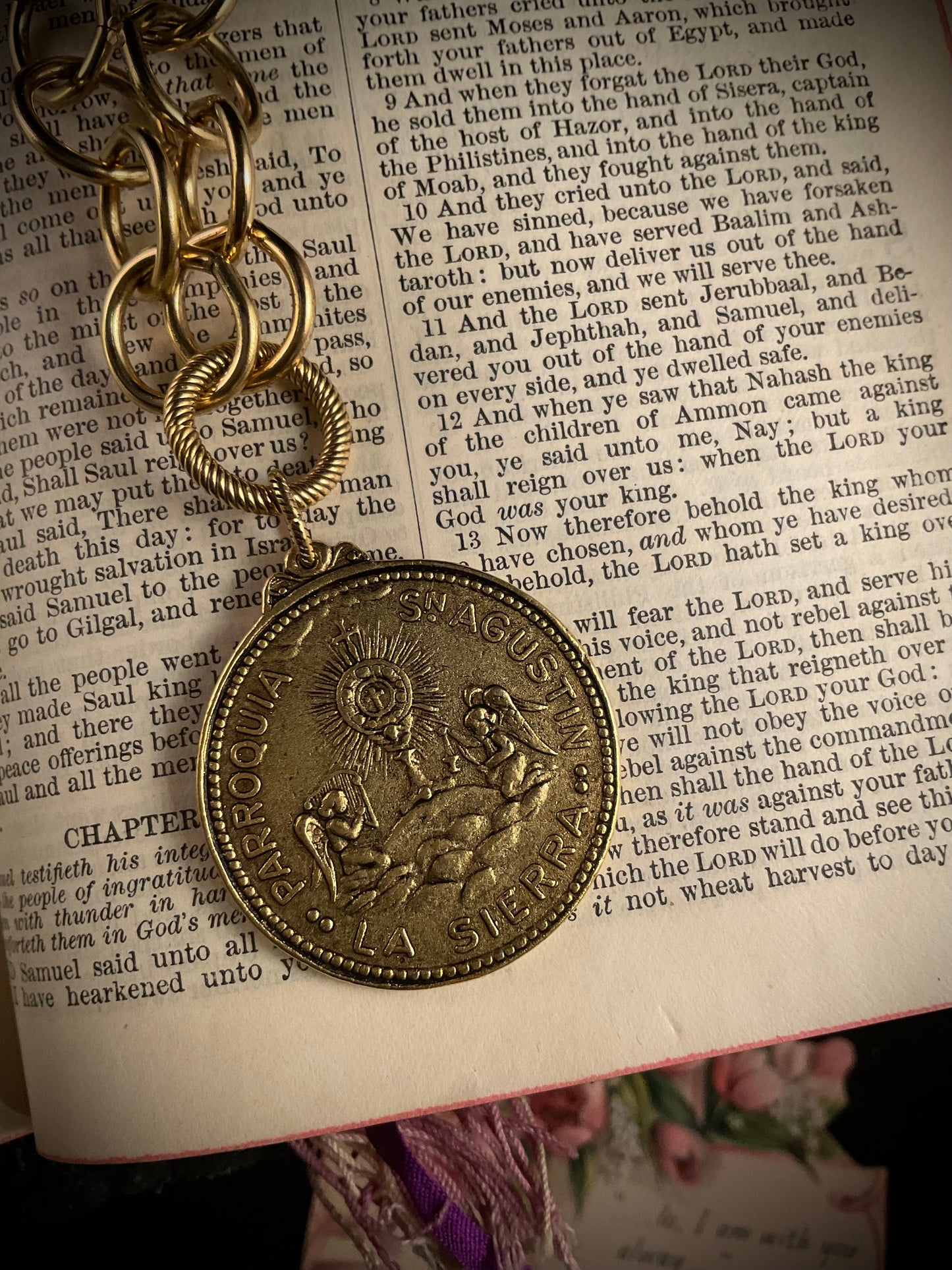 Gold Chain San Agustin la Sierra and Cofradia del St Mo Sacramento Medal