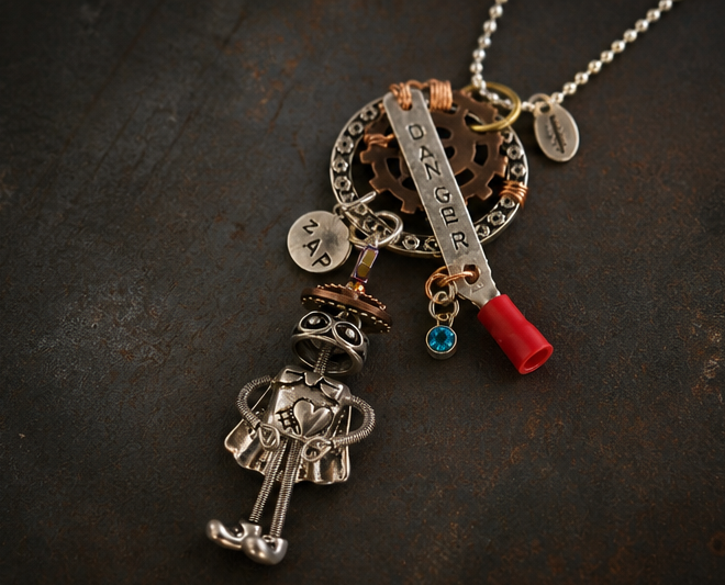 Danger Zone Dolly – Retro Robot Necklace (Zap! Edition)
