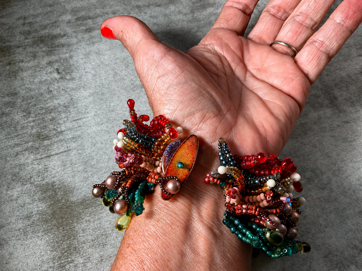 Luxury Handwoven Herringbone Beaded Bracelet with Pearls, Crystals & Copper Clasp – 7.5 Inch Statement Cuff