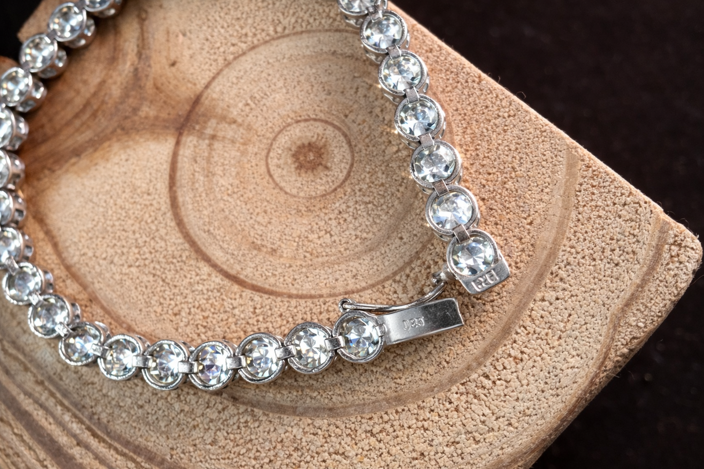 Vintage-Inspired Crystal Tennis Bracelet – Silver Tone Sparkle | 7.5” Classic Elegant Rhinestone Bracelet