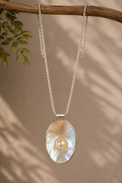 Vintage Sterling Silver Mother-of-Pearl Shell Necklace with Pearl Accent 20 Inch