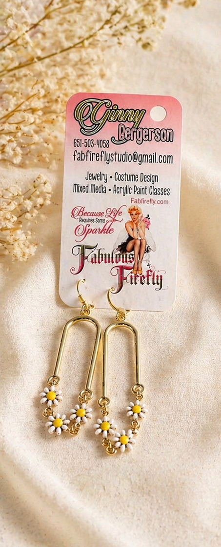 Daisy Chain Gold Drop Earrings – Acrylic Floral Beaded Earrings (Boho Statement Earrings)
