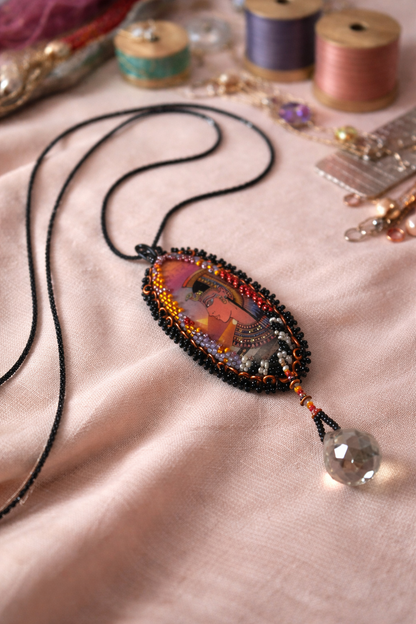 Cleopatra’s Ember – Hand Beaded Egyptian Cabochon Pendant
