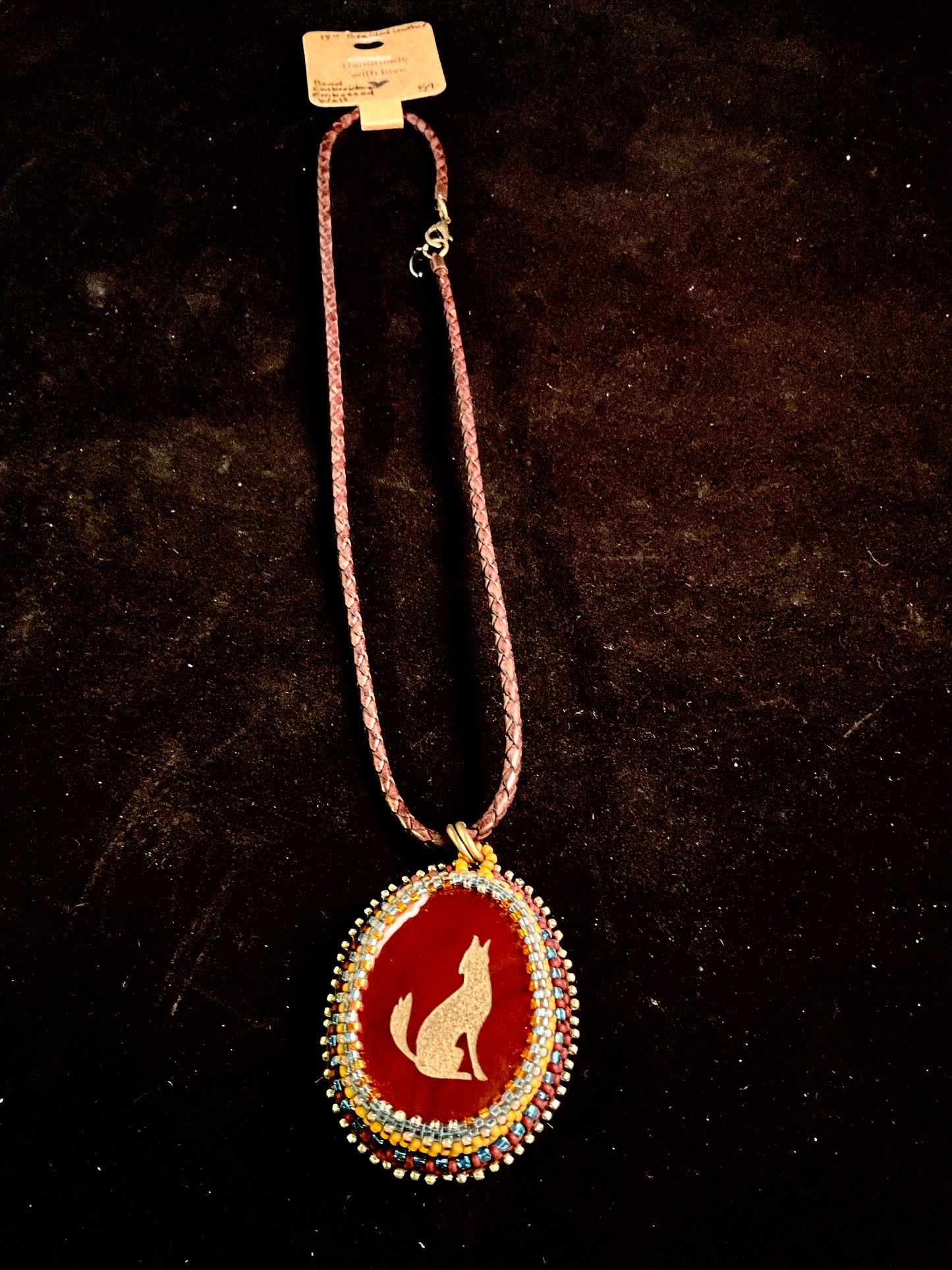 Necklace- Lonely Wolf on agate 18”