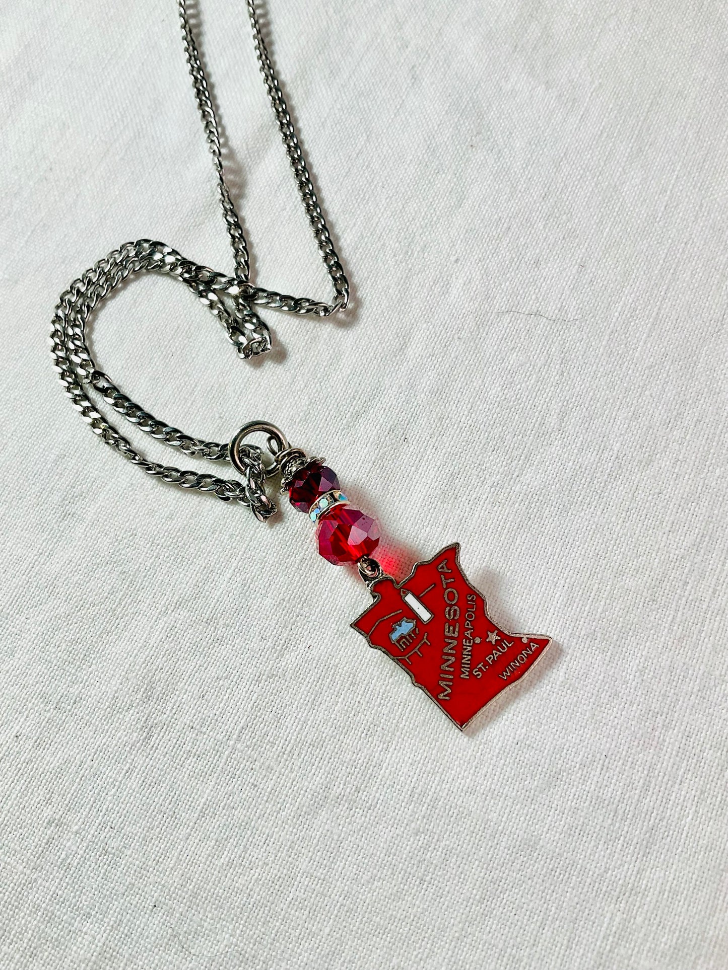 Necklace - Minnesota plain and simple red charm