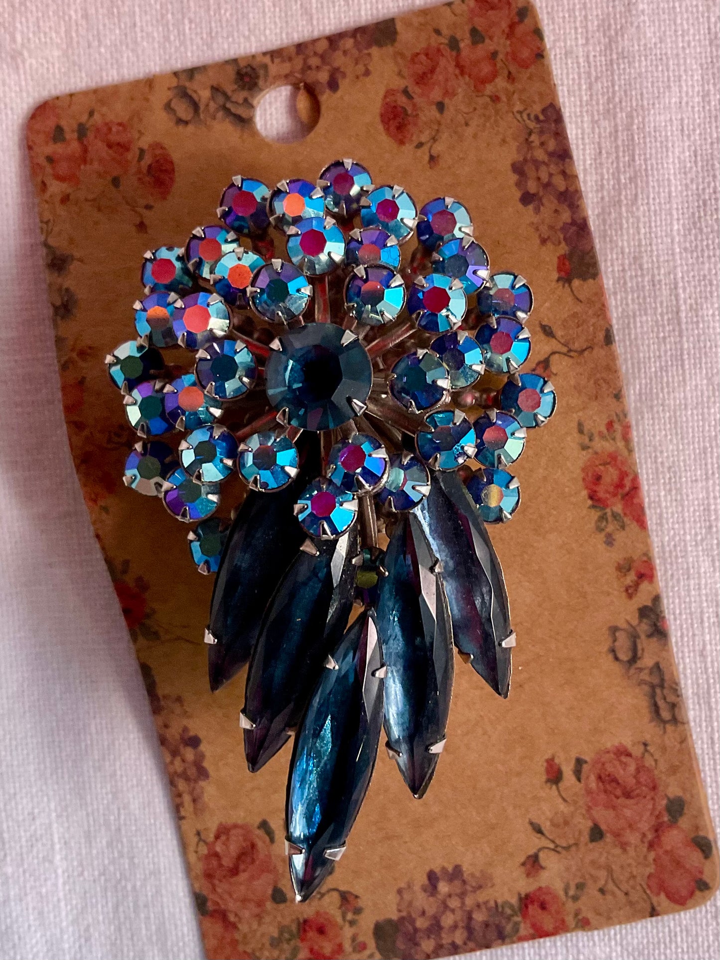 Vintage Brooch Bar – Choose Your Favorite Statement Pin!
