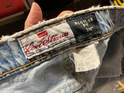Vintage Levi’s 530 Regular Fit Jeans W36 L30 | Distressed Star Patch Rhinestone Biker Jeans