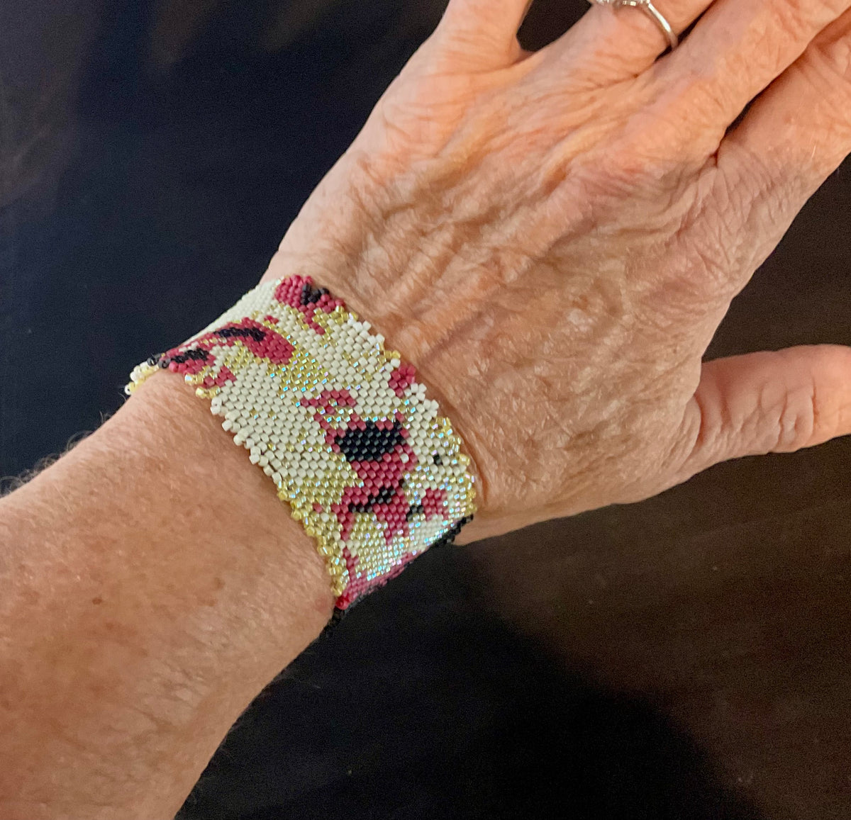 Mona Lisa Peyote Stitch Beaded Bracelet – 7-Inch Wrist