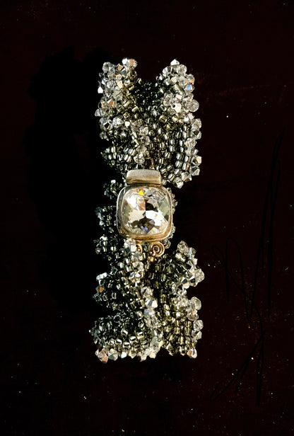 Ruffled Seed Bead & Swarovski Crystal Bracelet – 7.5 Inch
