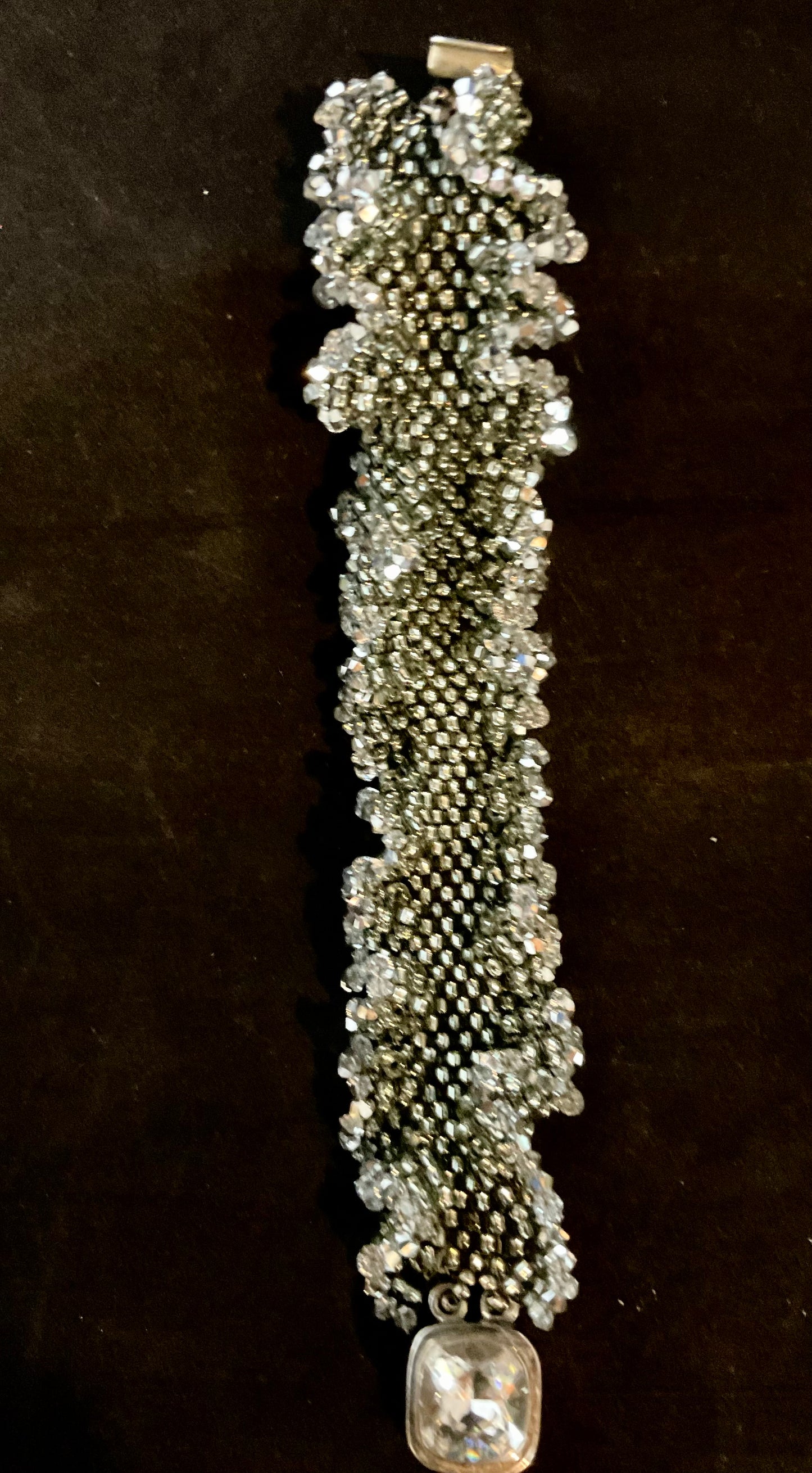 Ruffled Seed Bead & Swarovski Crystal Bracelet – 7.5 Inch