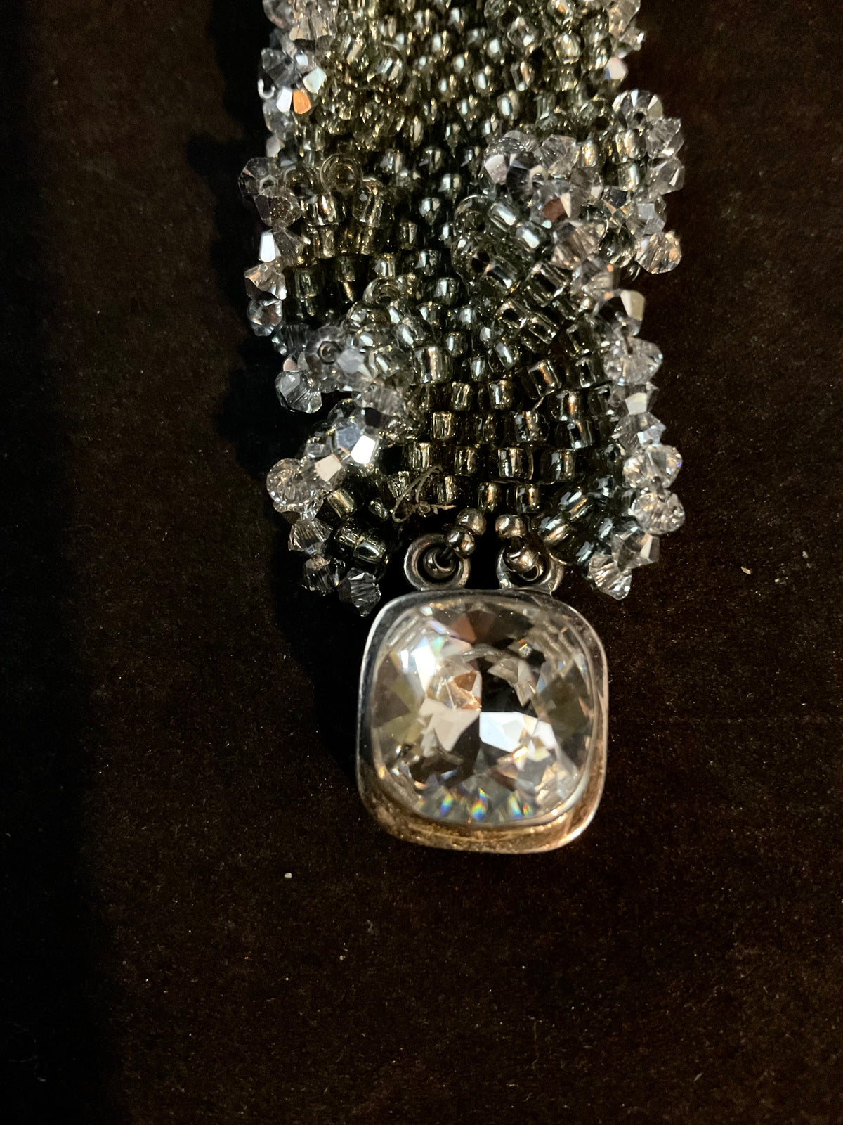 Ruffled Seed Bead & Swarovski Crystal Bracelet – 7.5 Inch