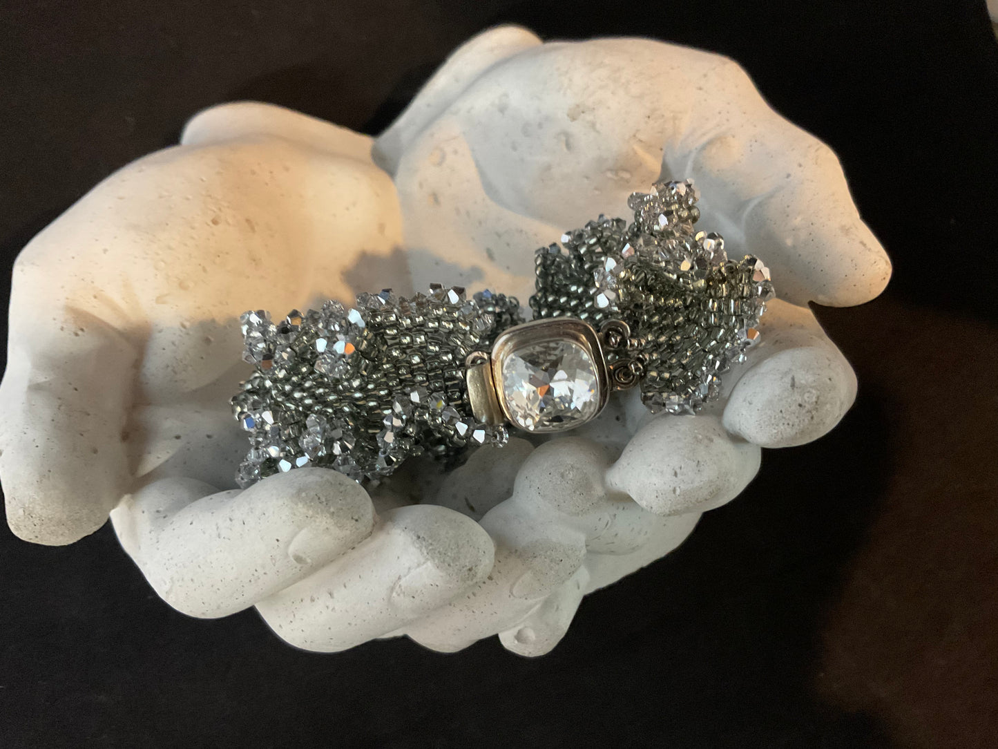 Ruffled Seed Bead & Swarovski Crystal Bracelet – 7.5 Inch
