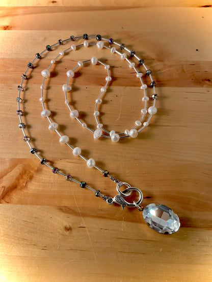Crystal & Pearls Necklace